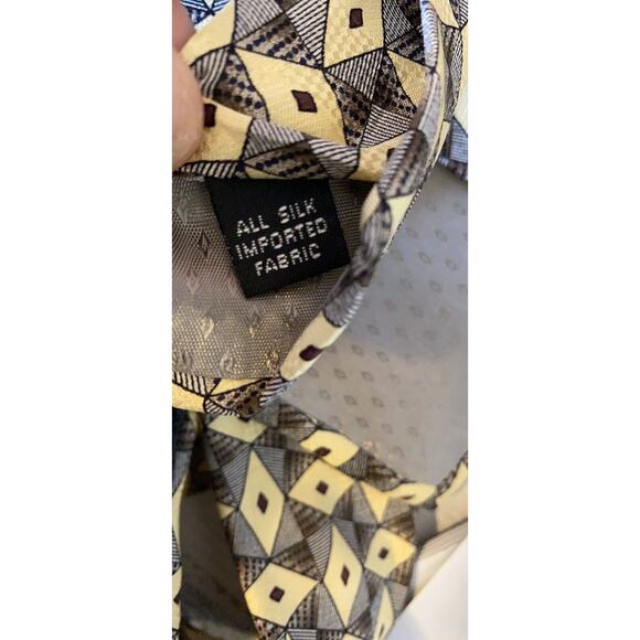 roberto villini tie Men’s geometric gold all silk imported fabric - Picture 4 of 4